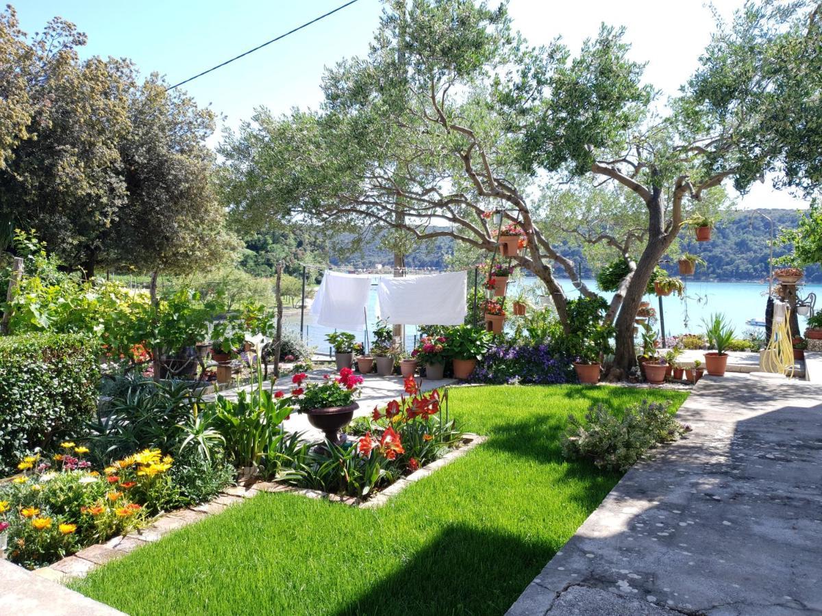 Apartmani I Sobe Jusic Rab Town Buitenkant foto