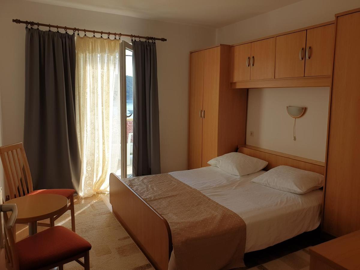 Apartmani I Sobe Jusic Rab Town Buitenkant foto