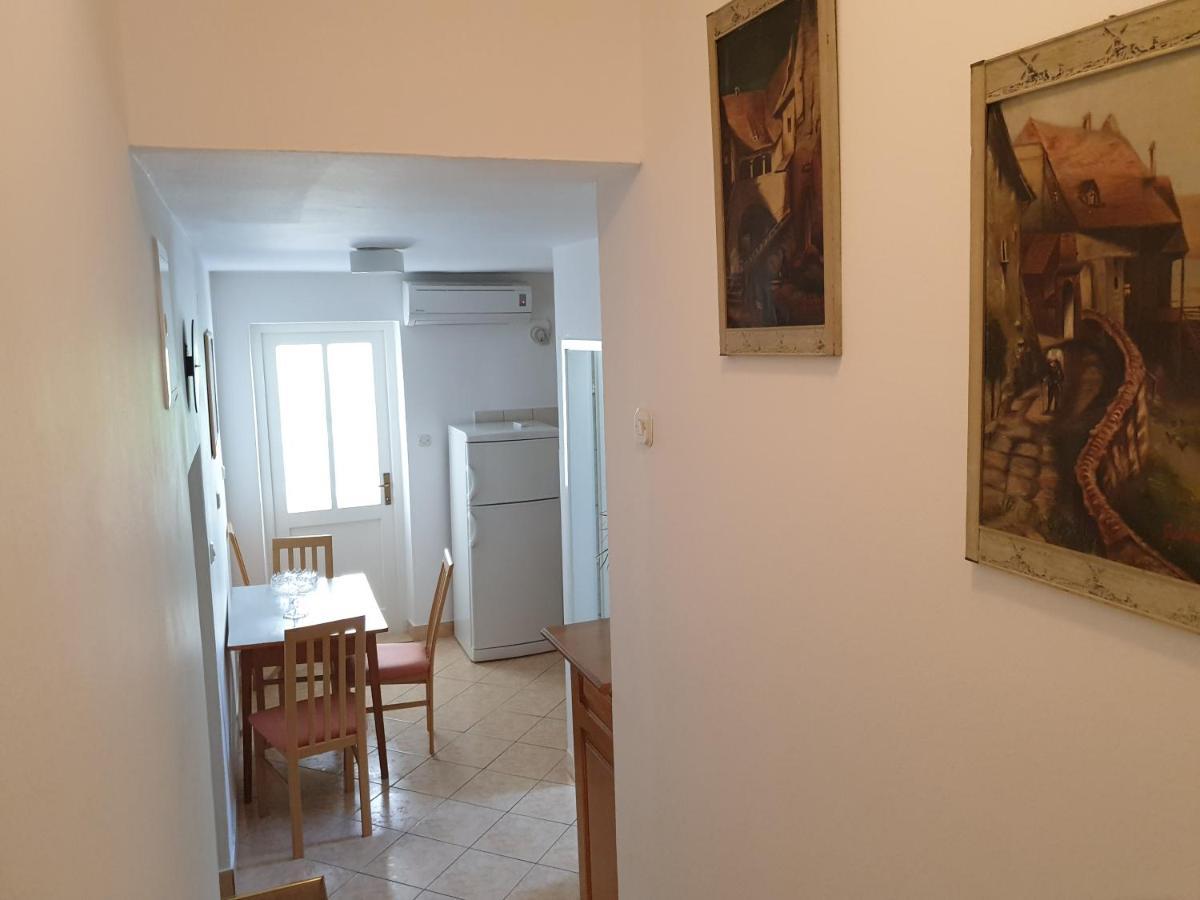 Apartmani I Sobe Jusic Rab Town Buitenkant foto