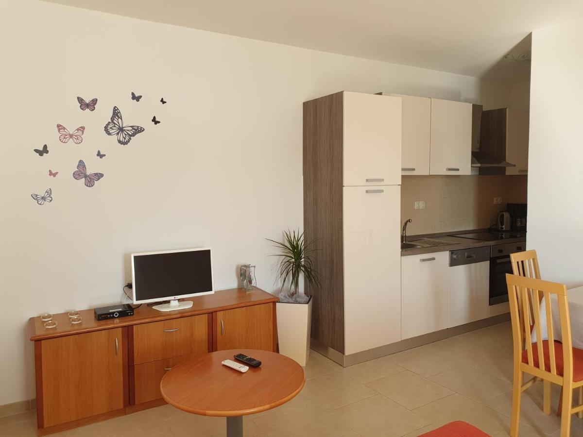 Apartmani I Sobe Jusic Rab Town Buitenkant foto