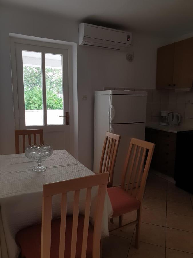 Apartmani I Sobe Jusic Rab Town Buitenkant foto