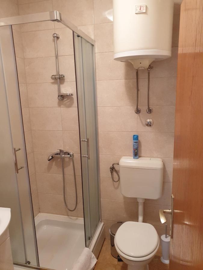 Apartmani I Sobe Jusic Rab Town Buitenkant foto