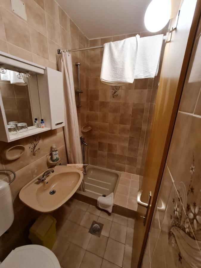 Apartmani I Sobe Jusic Rab Town Buitenkant foto
