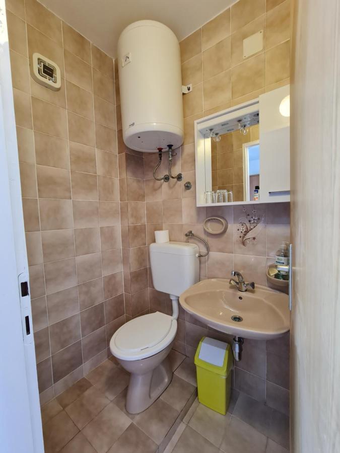 Apartmani I Sobe Jusic Rab Town Buitenkant foto
