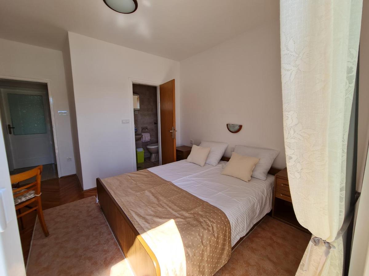 Apartmani I Sobe Jusic Rab Town Buitenkant foto