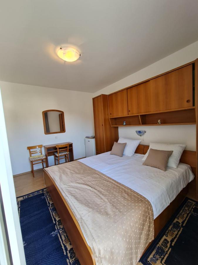 Apartmani I Sobe Jusic Rab Town Buitenkant foto