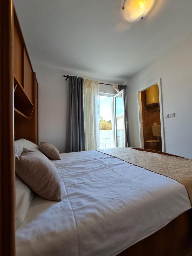 Apartmani I Sobe Jusic Rab Town Buitenkant foto