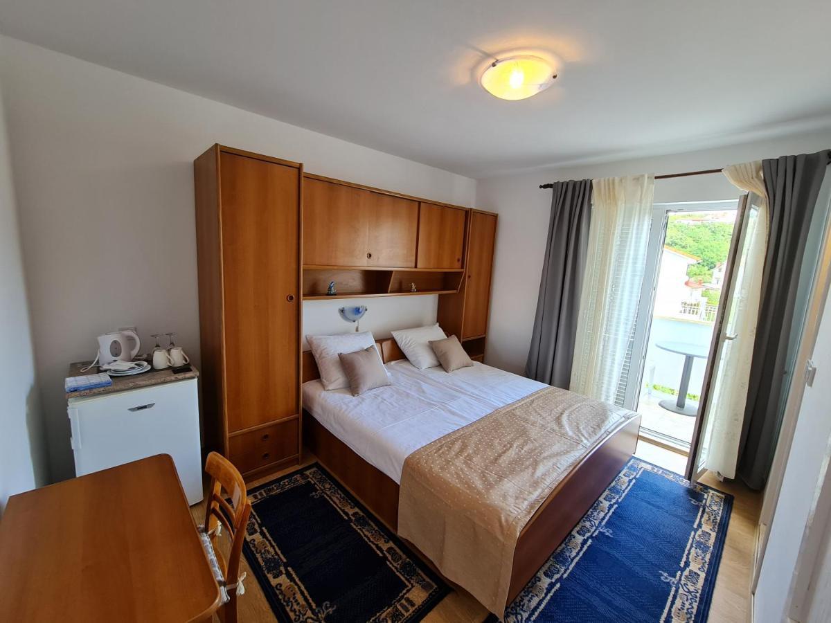 Apartmani I Sobe Jusic Rab Town Buitenkant foto